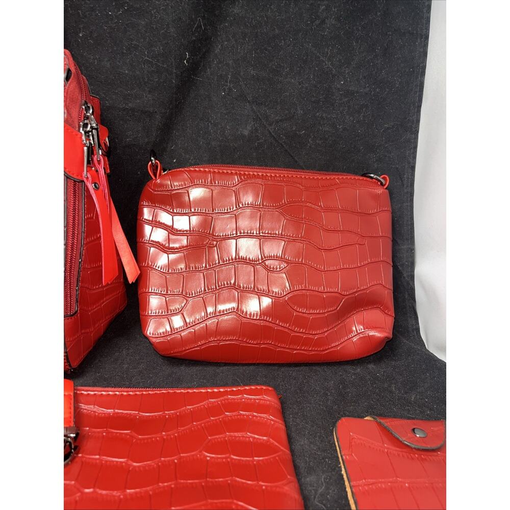 New Leza Red Satchel Bag 2 Smaller Purse Inside Zip Key Chain - Picture 6 of 9